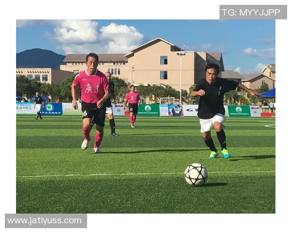 足球明星们的豪华大餐高清图片尽显风采与美味的完美结合